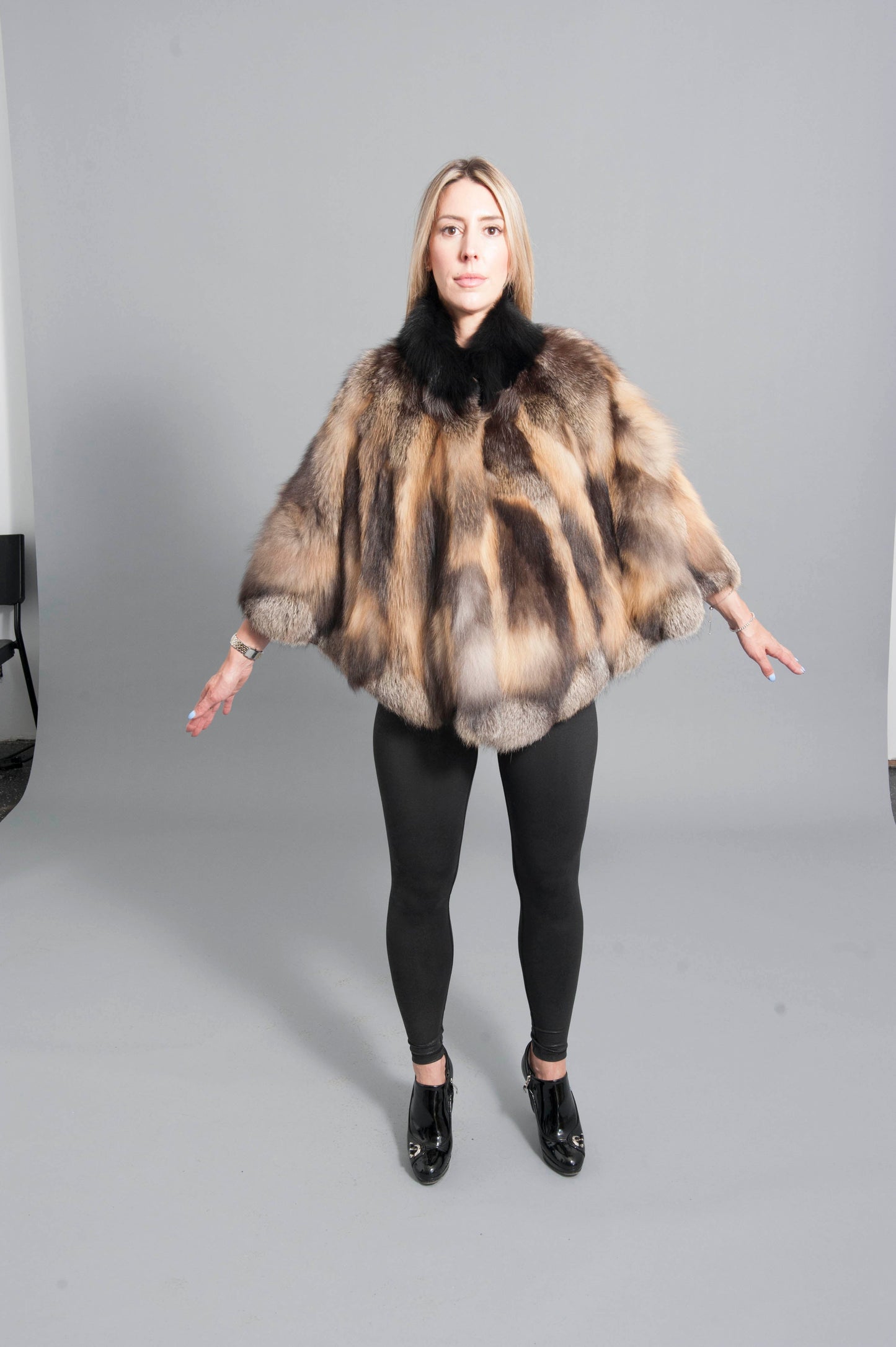 Crystal Fox Short Cape Starlight Furs