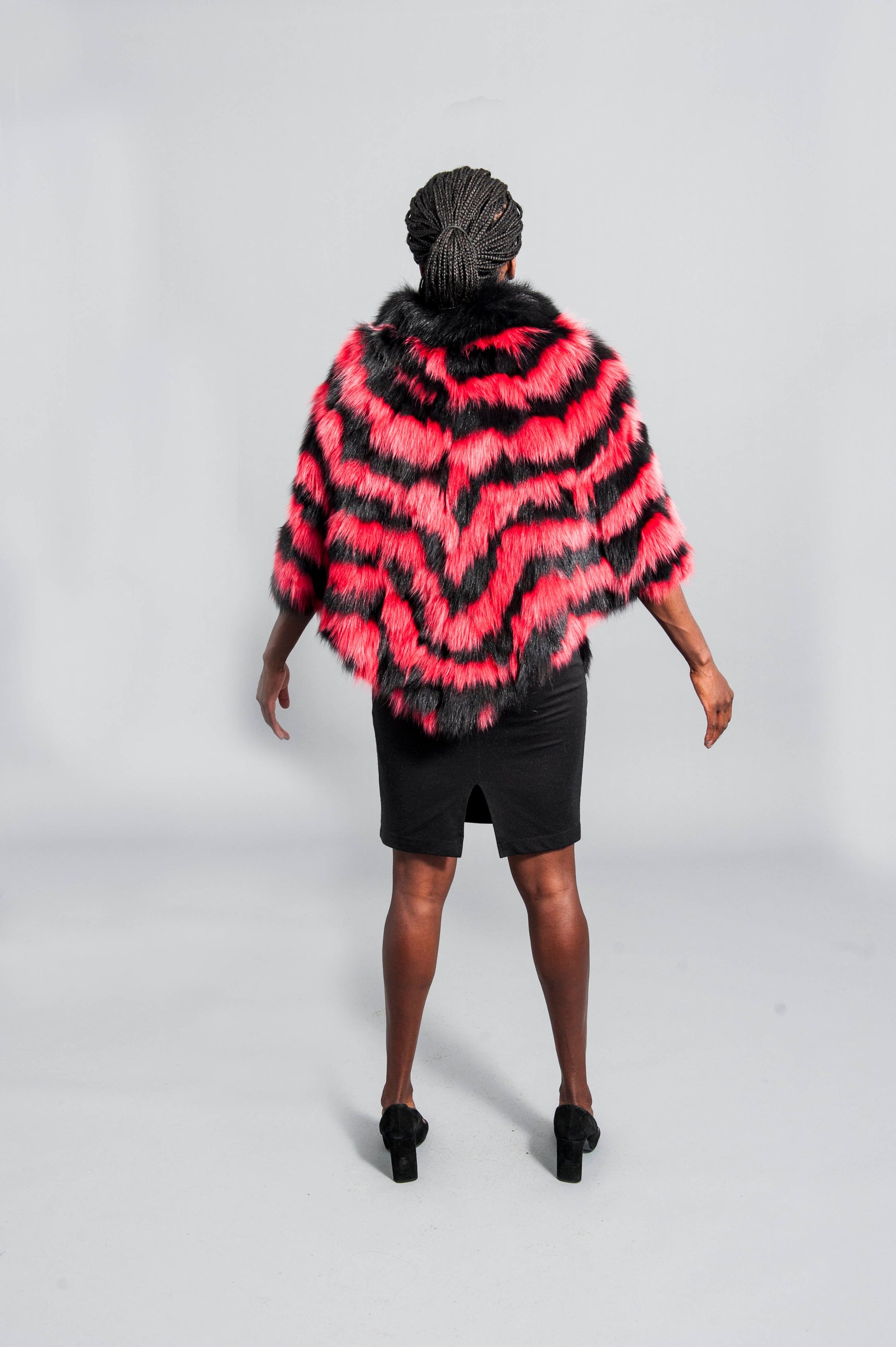 Short Two Tones Fox Cape Starlight Furs Black and Red 
