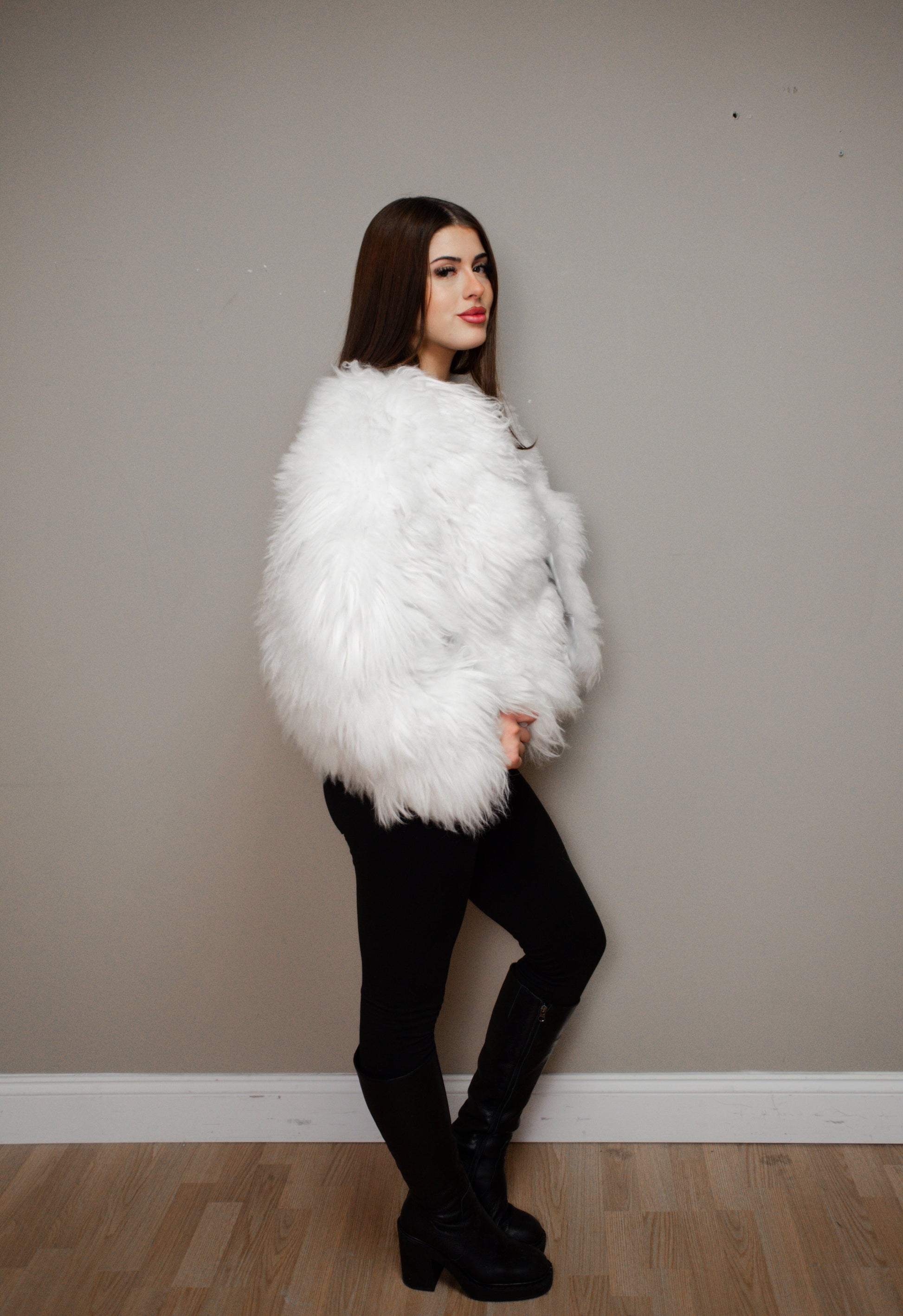 Alpaca Short Jacket – White Snow Jackets Starlight Furs 