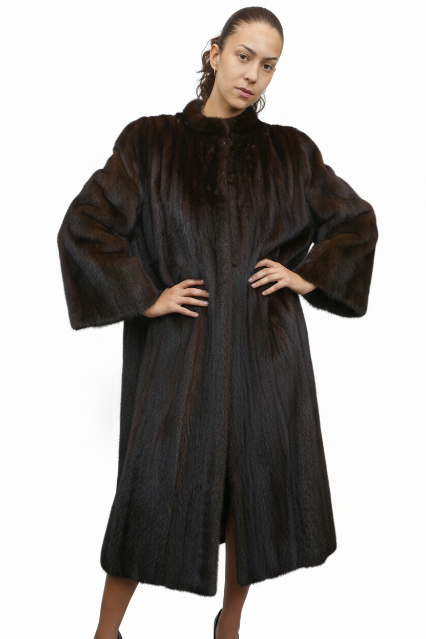 Model in Mink Coat – Hands on Hips