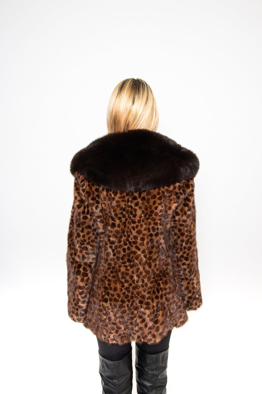 75 | Stencilled Mink Jacket / Large Fox Collar Jackets Starlight Furs 