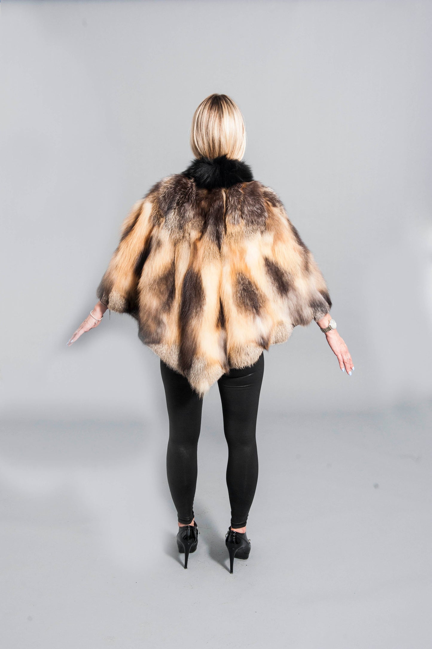 Crystal Fox Short Cape Starlight Furs 