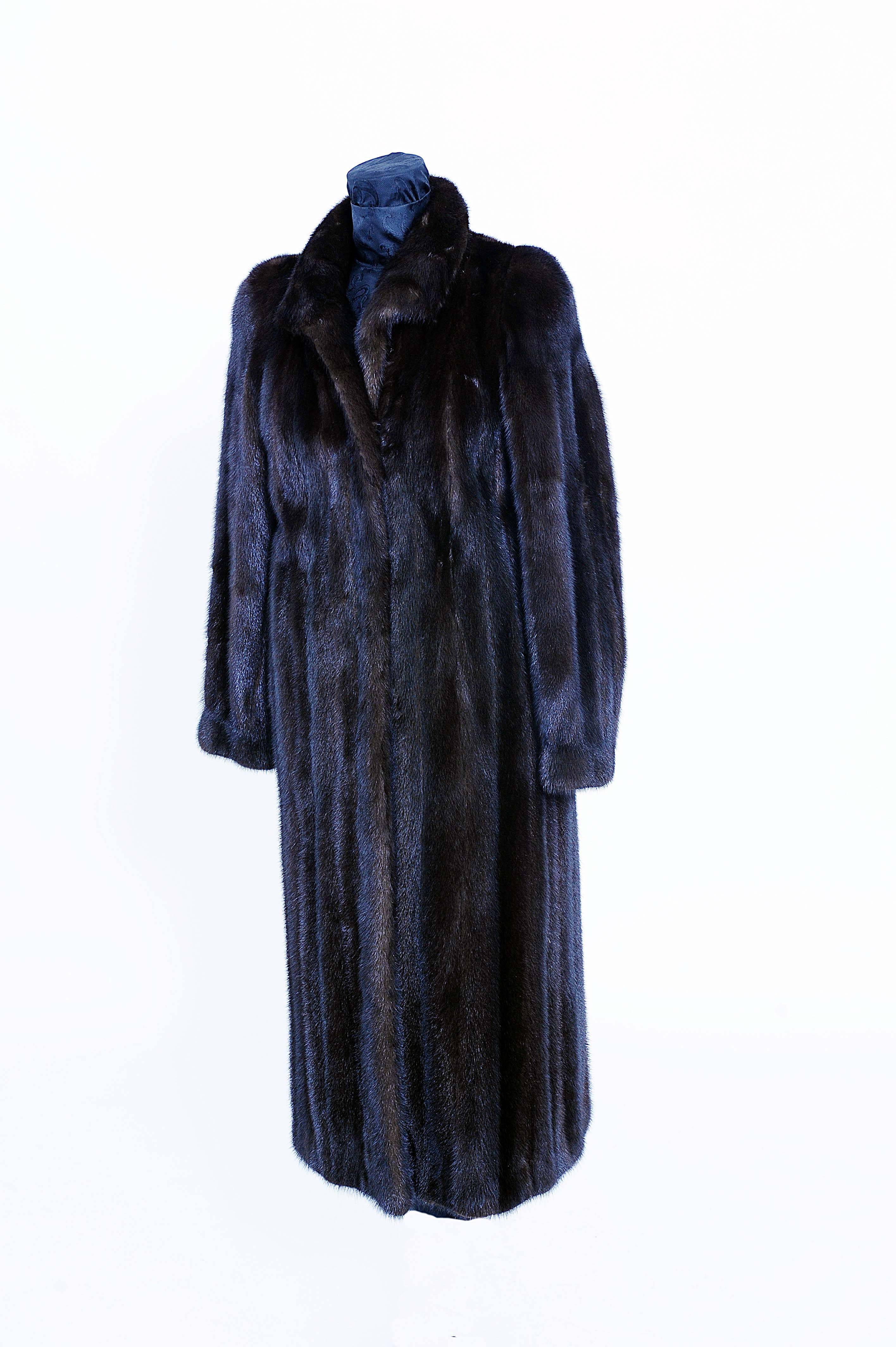 Pre-Owned Black Mink Coat Starlight Furs 