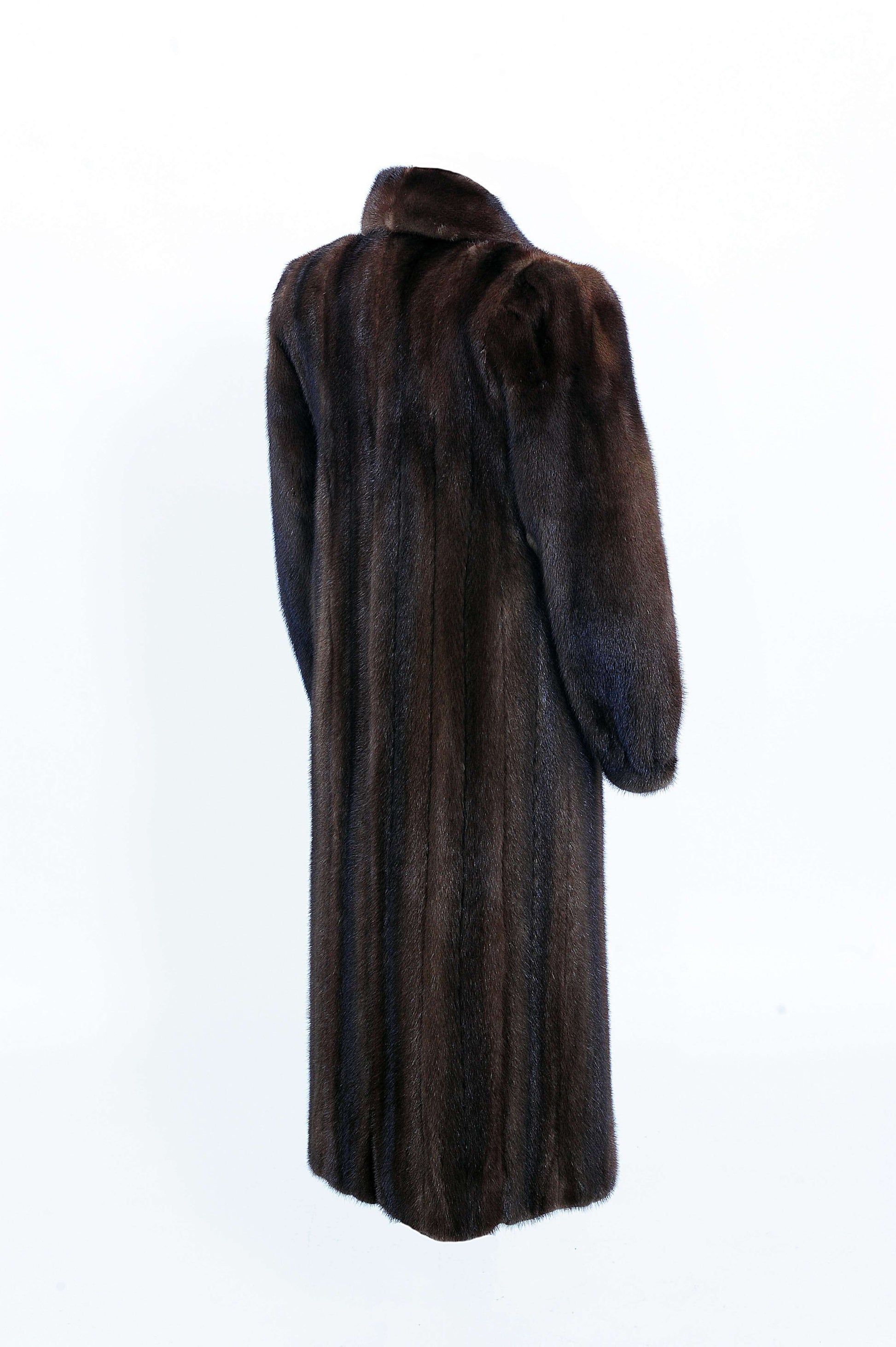 Pre Owned Mahogany Mink Male Fur Coat Starlight Furs 