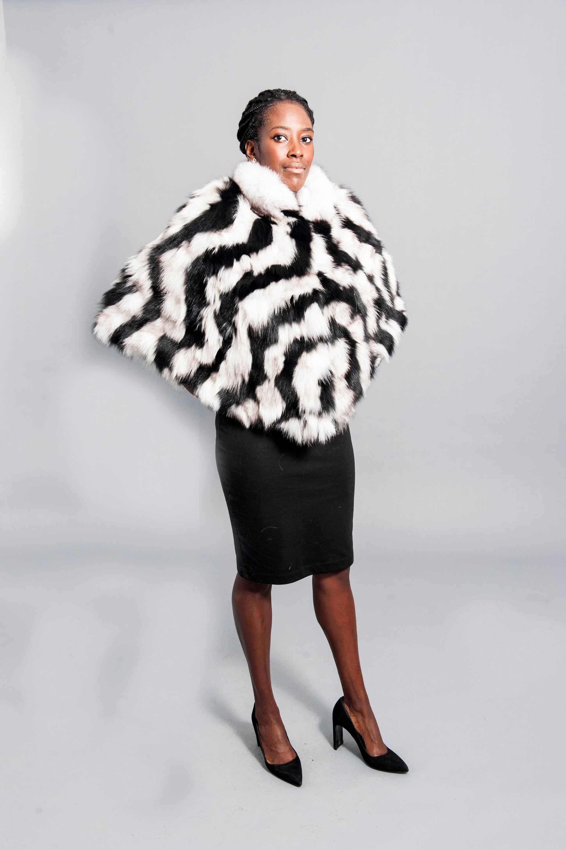 Short Two Tones Fox Cape Starlight Furs Black and White 
