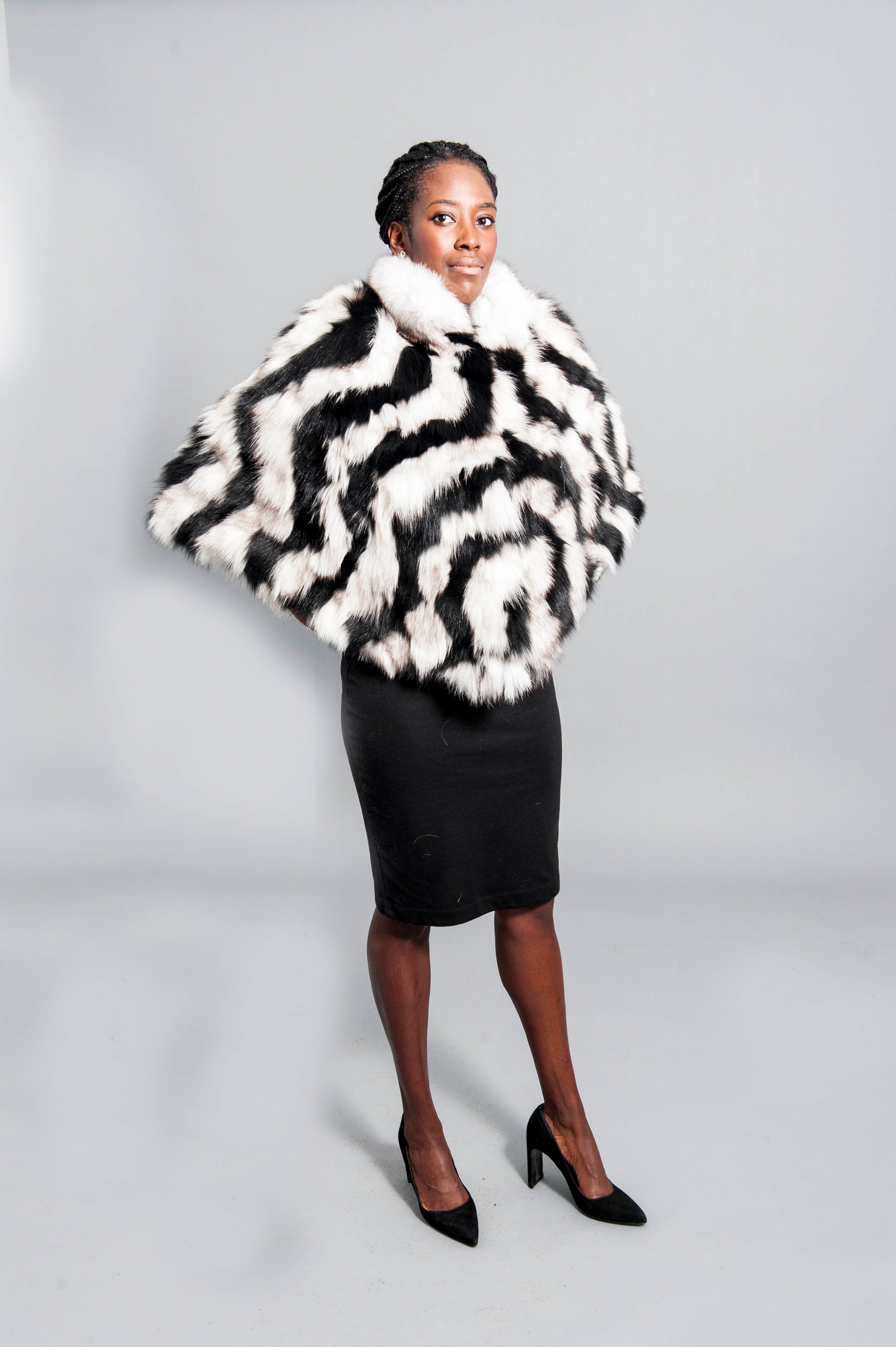Short Two Tones Fox Cape Starlight Furs Black and White 